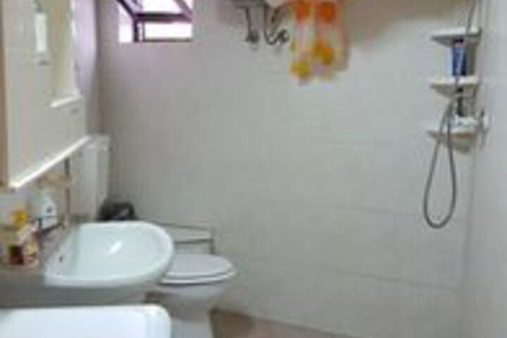 Room 2 of 16