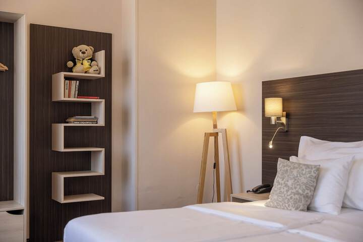 Room 40 of 70