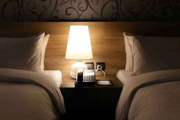 Room 4 of 43