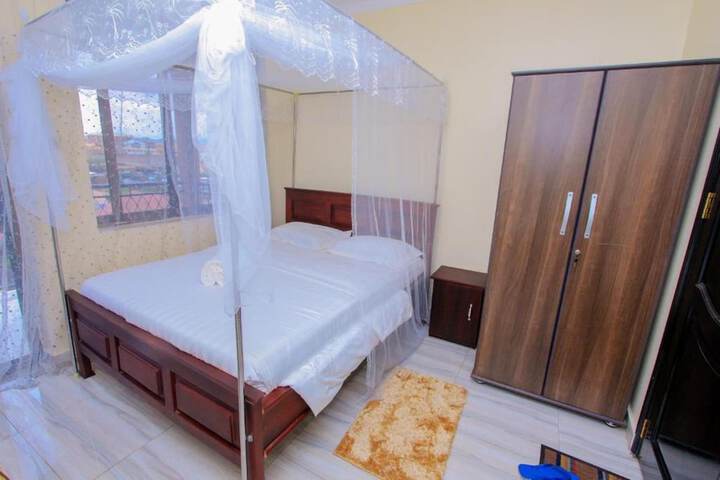 Room 8 of 35