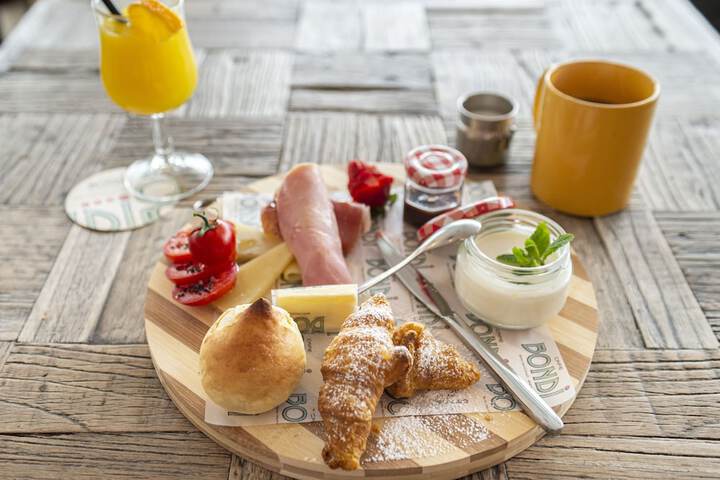 Breakfast/Coffee Service 39 of 44