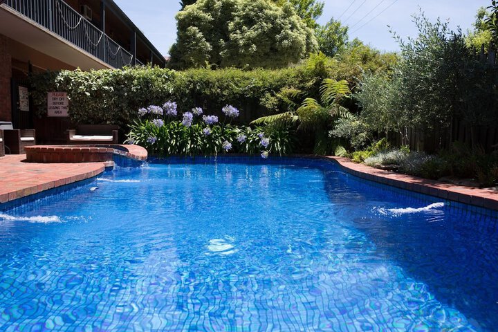Pool 16 of 28