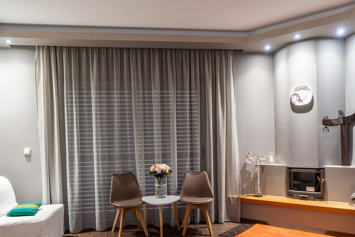 Room 11 of 50