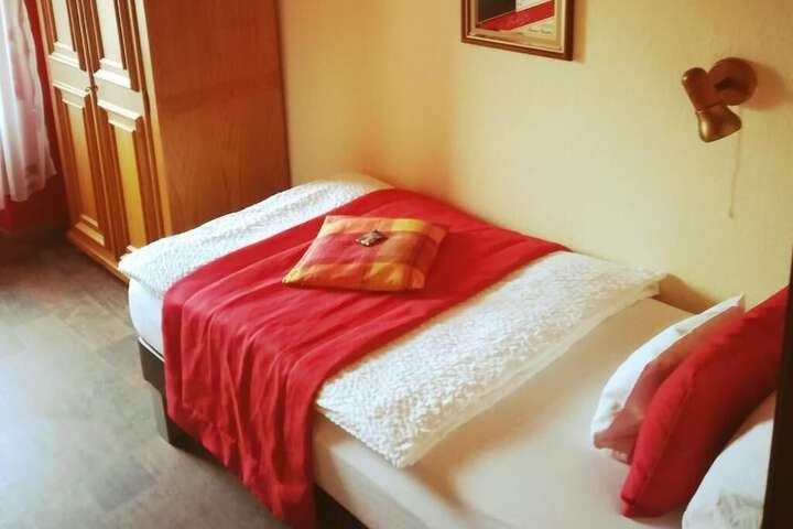 Room 2 of 45
