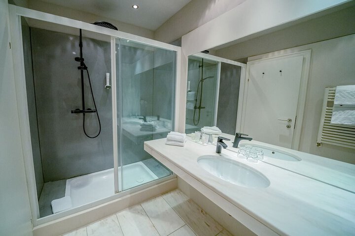 Bathroom Interior Photo