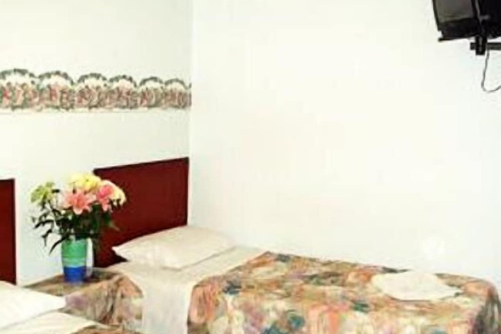 Room 12 of 20