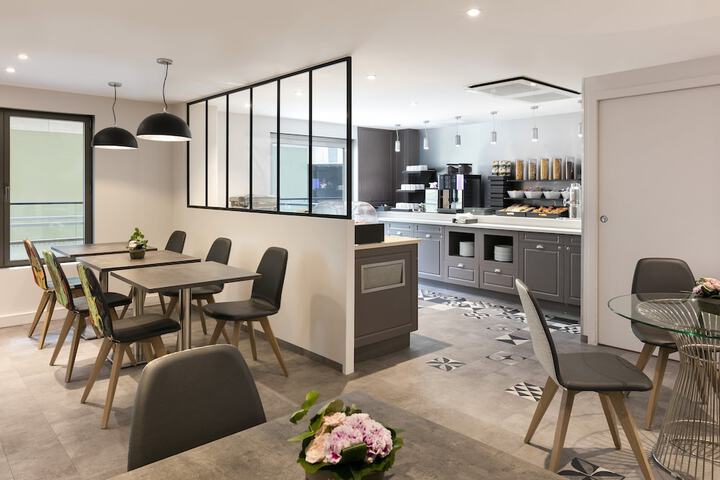 Breakfast area
