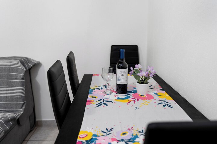 Dining 63 of 88