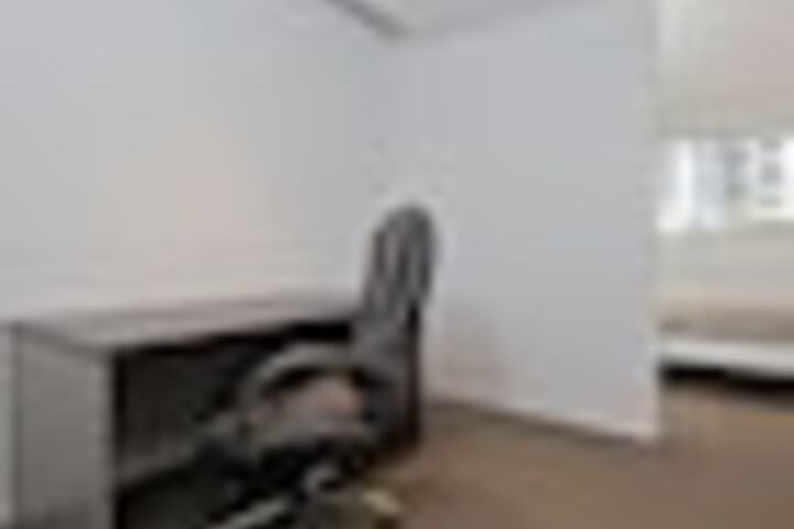 Room 11 of 30