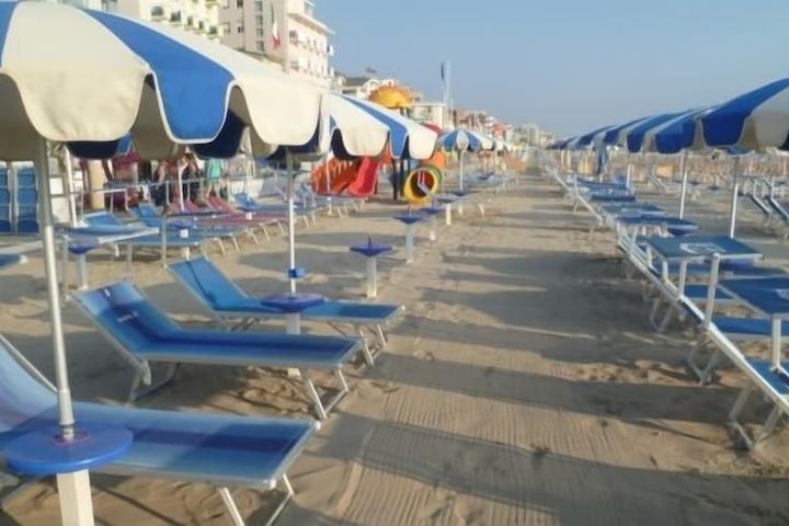 Beach 21 of 29