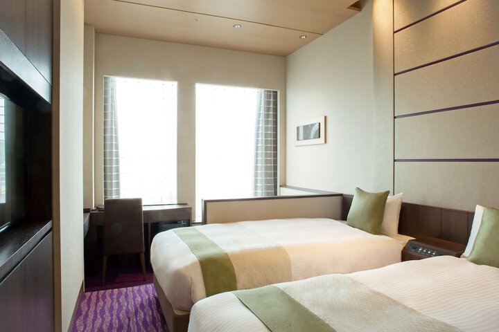Room 10 of 68