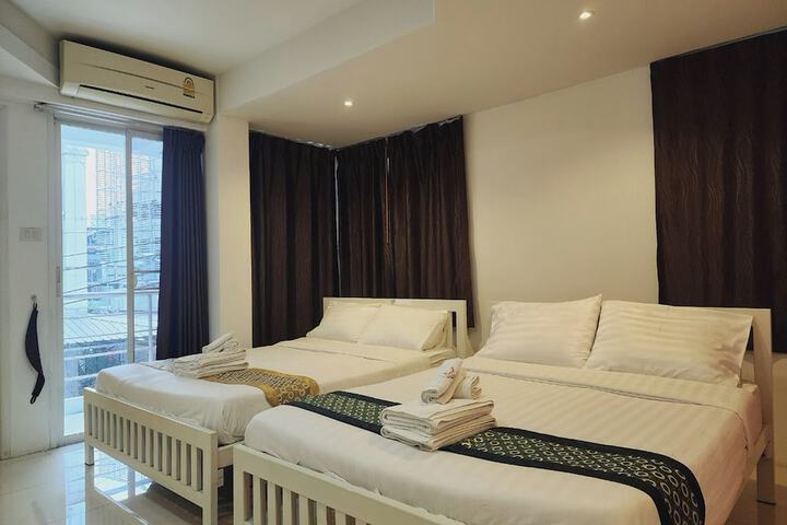 Room 21 of 38