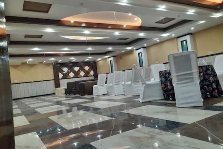 Ballroom/Hall 10 of 11
