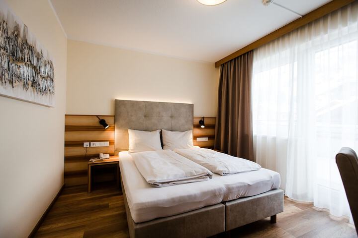 Room 10 of 89