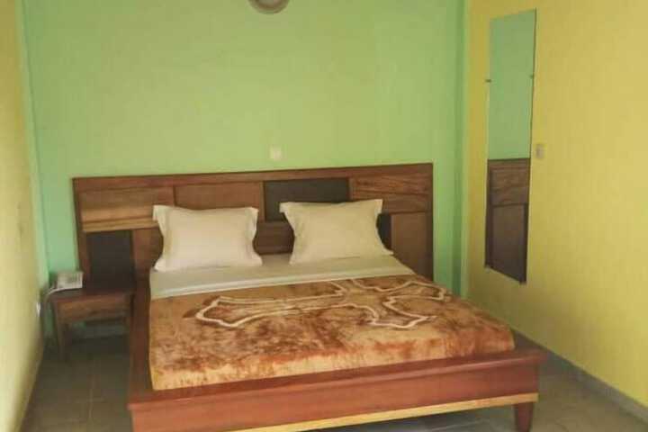 Room 3 of 9
