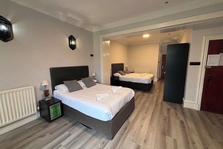 Room 51 of 86