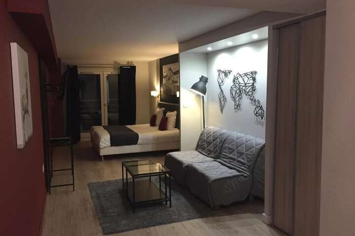 Room 12 of 39