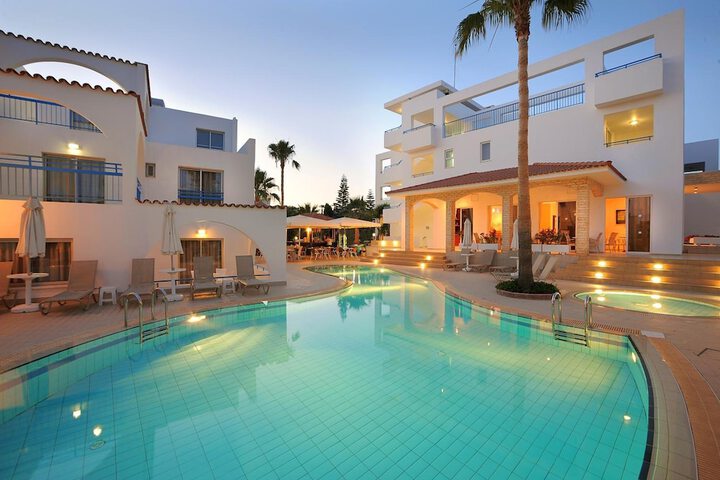 Pools & Facilities