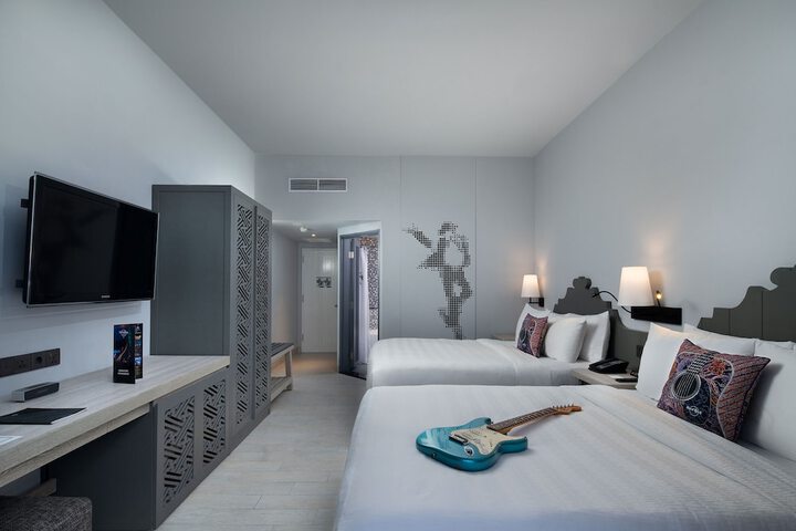 Room 18 of 53