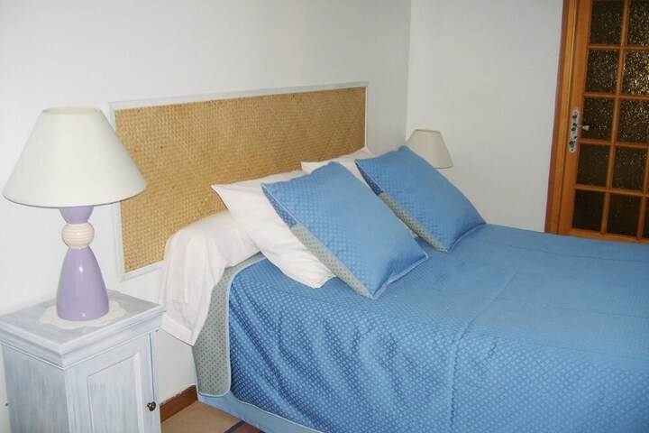 Room 12 of 33