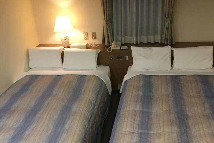 Room 15 of 38