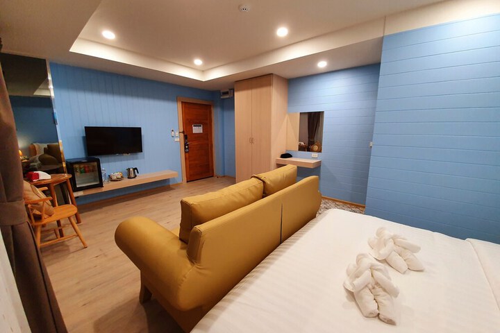 Room 15 of 164