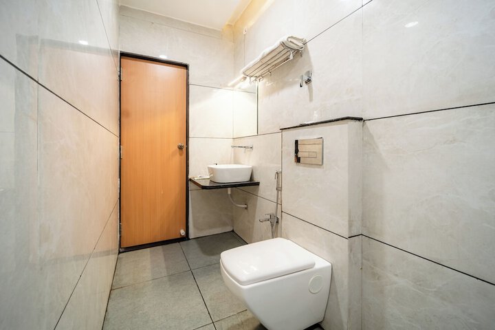 Room 8 of 38