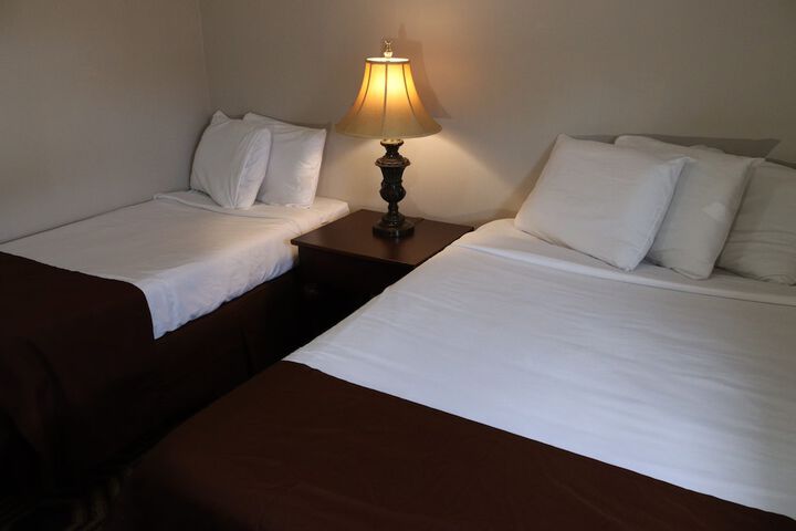 Room 10 of 83