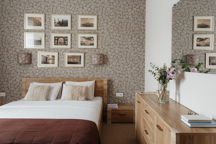 Room 12 of 40