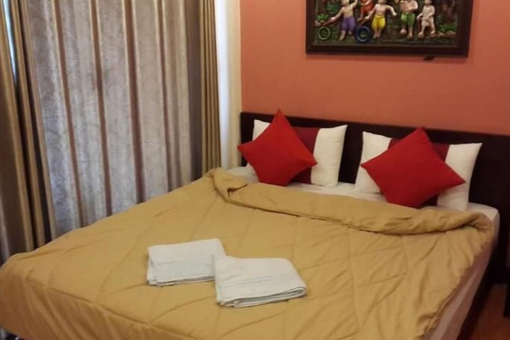 Room 2 of 20