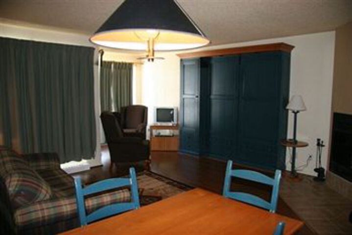 Room 6 of 42