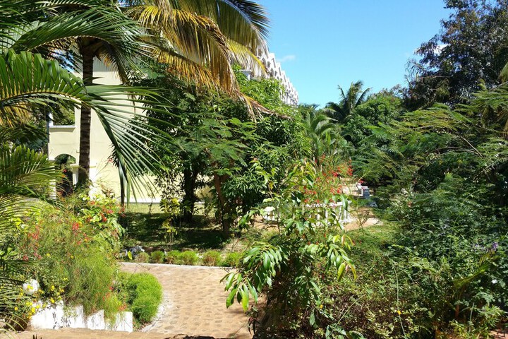 Hotel Exterior 48 of 54