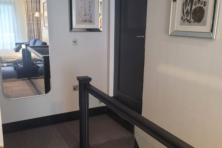 Room 43 of 90