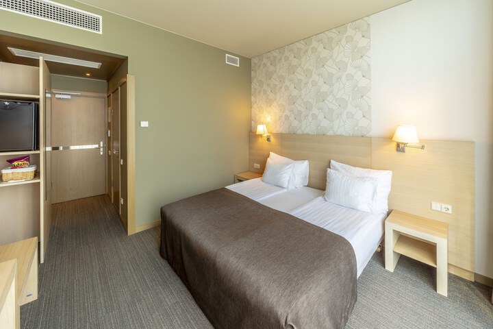 Room 22 of 52