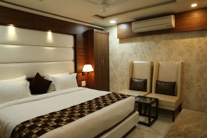 Room 32 of 123