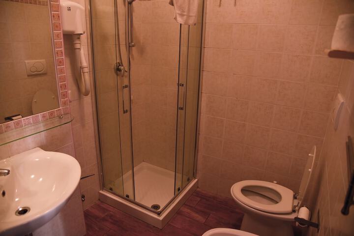 Room 44 of 53