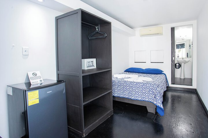 Room 11 of 136