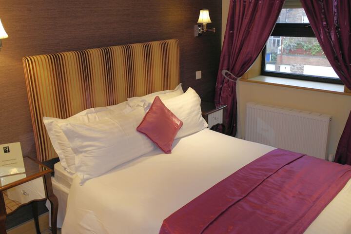 Room 5 of 48