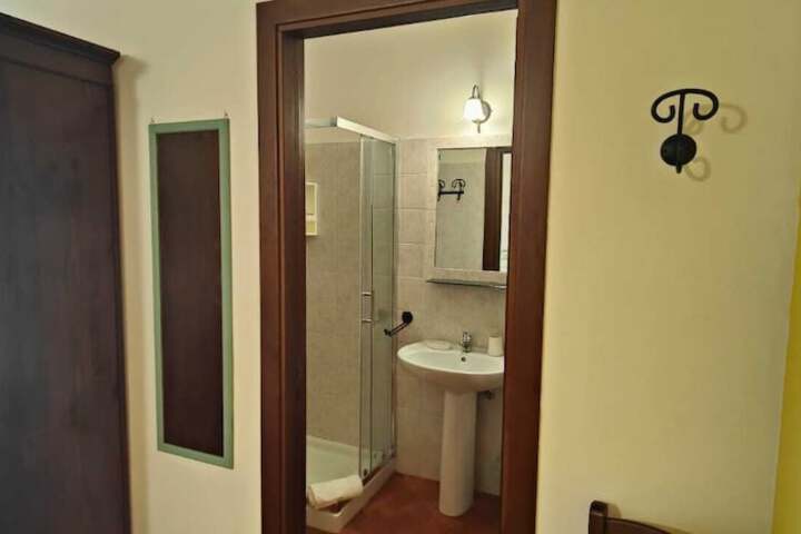 Room 75 of 98