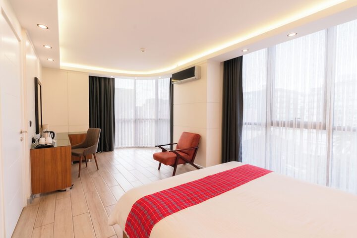 Room 15 of 38