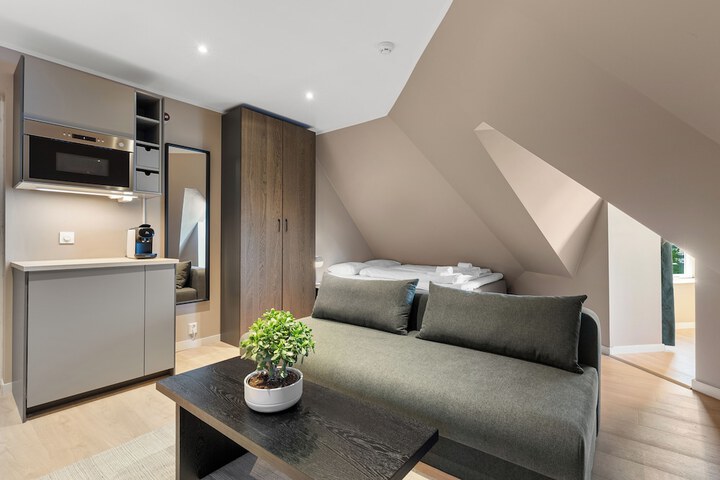 Room 105 of 154