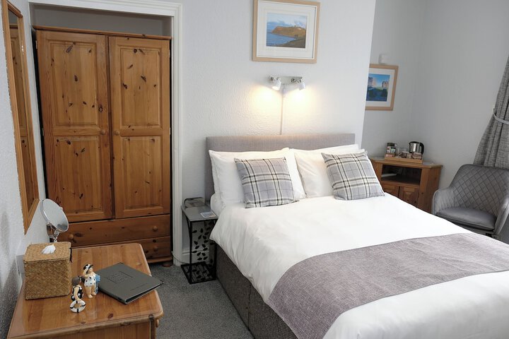 Room 3 of 44