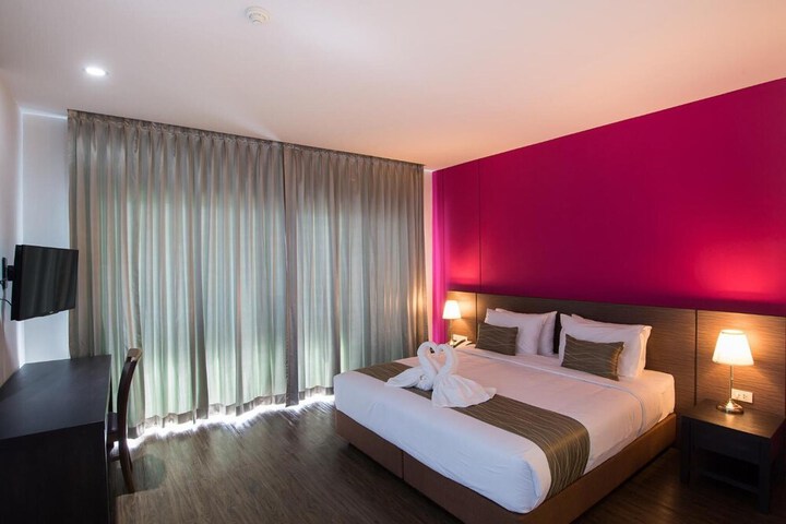 Room 13 of 65