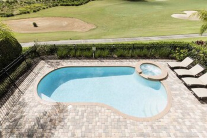Pool 23 of 38