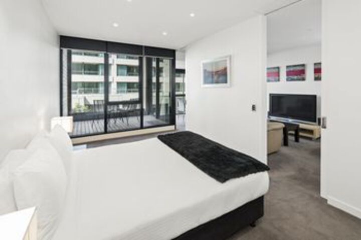 Room 5 of 10
