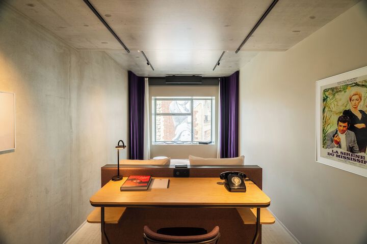 Room 15 of 46