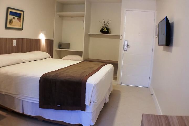 Room 9 of 87