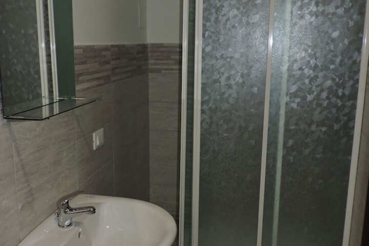 Room 14 of 16