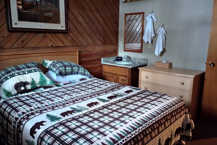 2 Queen Beds (2 of 28)