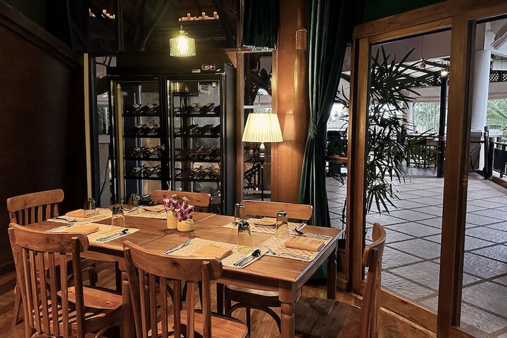 Dining 104 of 141